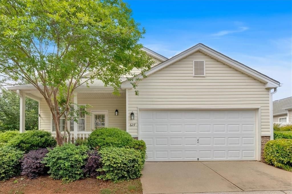 SOLD -- 627 W. Oaks Drive, Woodstock, GA 30188